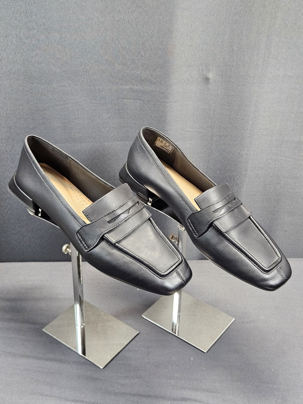 Clarks Un Blush Go Penny Loafers Women’s Size 8.5  Square Toe